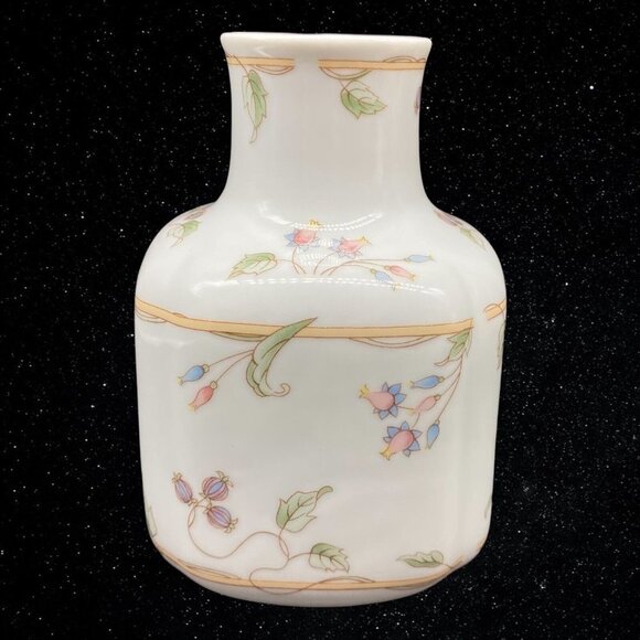 Andrea by Sadek Porcelain Floral Pattern Vase Made in Japan 5.5”T 3.5”W - Picture 3 of 9